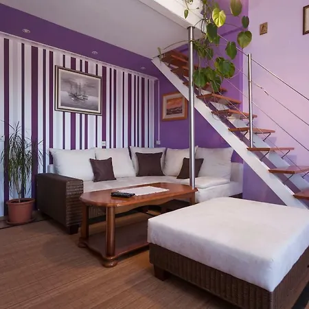 Josephine Apartament