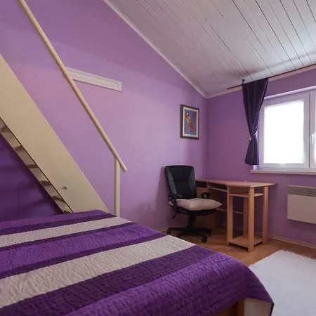 Josephine Apartament